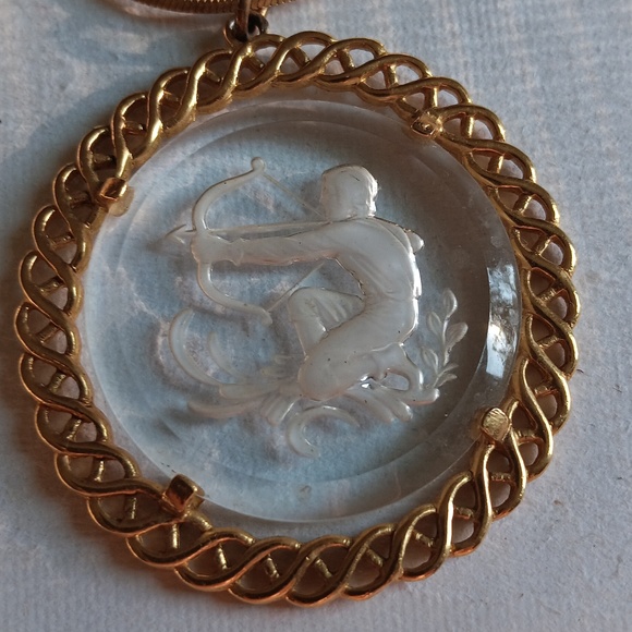 Anne Klein necklace gold-toned 17 inches long - Picture 2 of 5